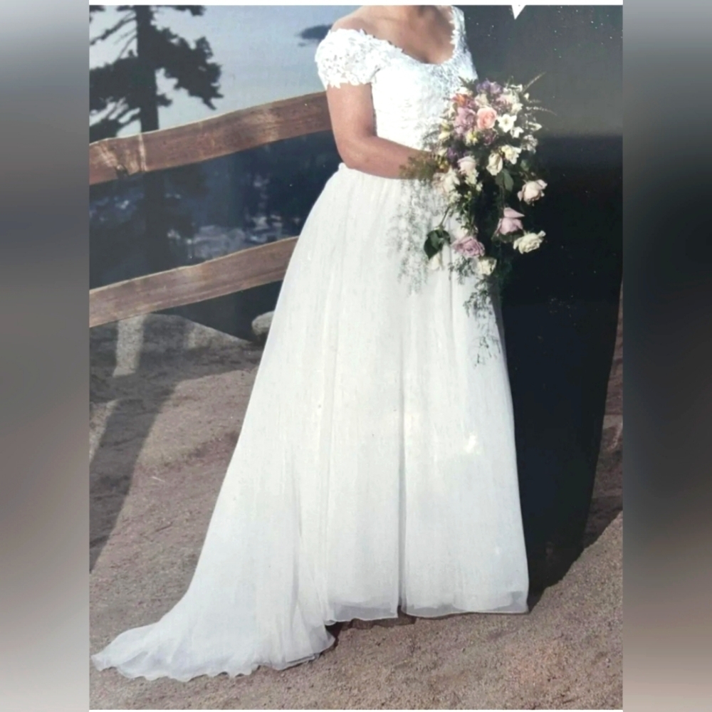 Classic Off-Shoulder White Wedding Dress with Lace Bodice